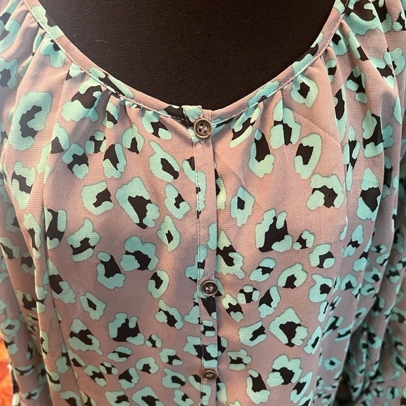 🛍️Vanity Blouse Hi Low Size Small - Picture 5 of 10